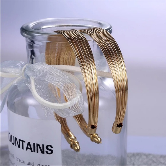 New Women’s Yellow Gold Round Hoop Earrings - Picture 3 of 4